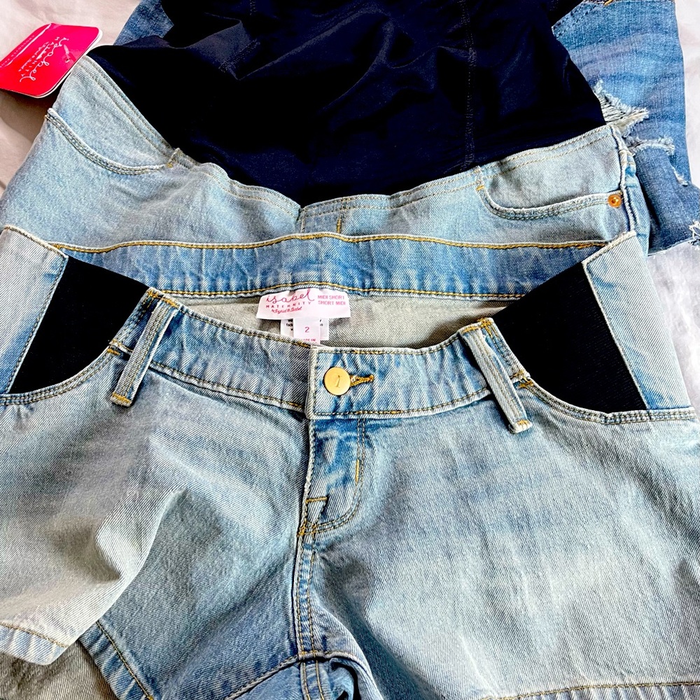 3 pairs of Maternity shorts size 2 plus on 1 pair of leggings.